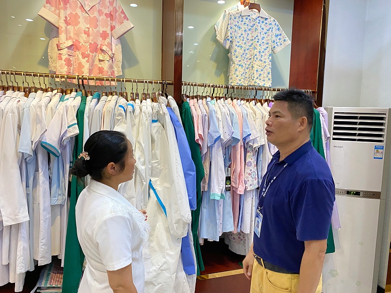 展示不同功能特点的医护面料